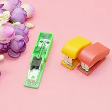 2 шт мини портативный офисный степлер студенческий степлинг машина степлер в стиле кавай Скрепка бумаги переплет книга канцелярские принадлежности