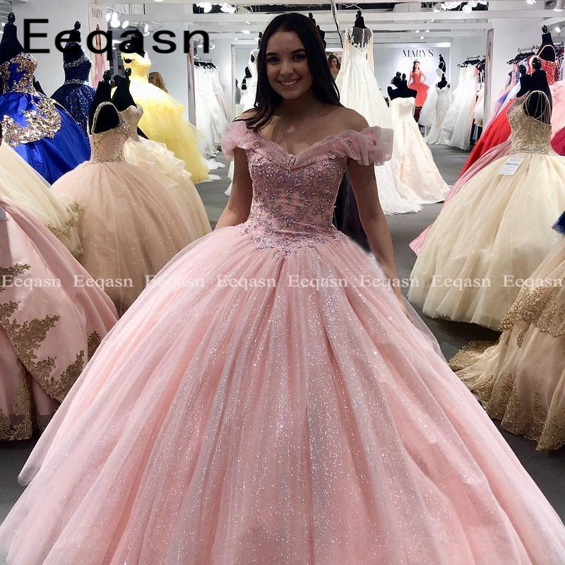 Розовое бальное платье Quinceanera кружевное с аппликацией и кристаллами для