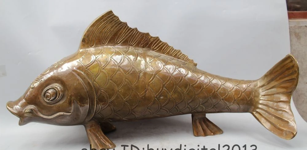

China classical Bronze Copper Feng Shui Lucky wealth carp cyprinoid Fish Statue
