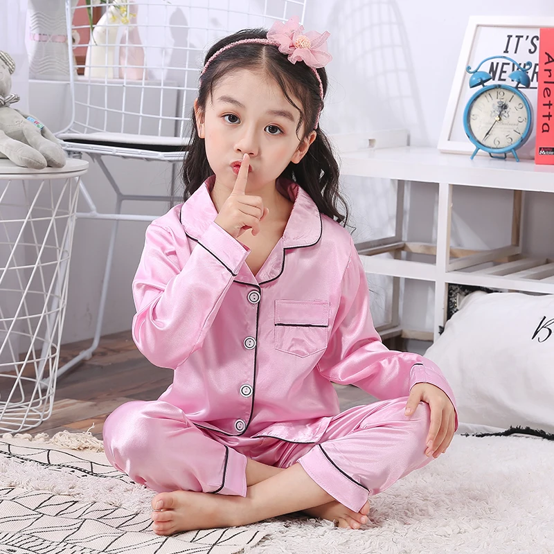 

Spring Children Pajamas 2pcs Sets Cartoon Printed Long Sleeve Silk Sleepwear Tops + Long Pants Unisex Pyjamas Tracksuit ryg556