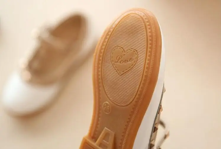 bata children's sandals children casual shoes girls spring autumn leather shoes fashion Rivet princess baby shoes Kids girls sandals children's shoes for high arches