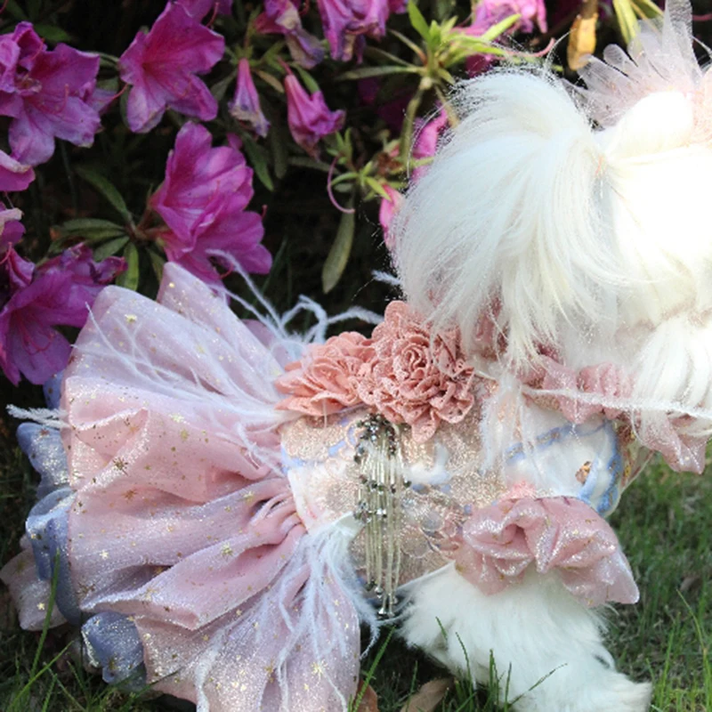 Платье для собак с кружевной вышивкой, короткое стильное свадебное платье принцессы, объемный цветок, украшенное перьями для маленьких собак, юбка