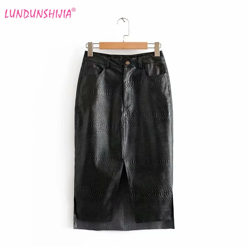 

LUNDUNSHIJIA 2019 Spring Fashionable Ladies Skirts Animal Embossing Black PU Leather Hips Long Skirt