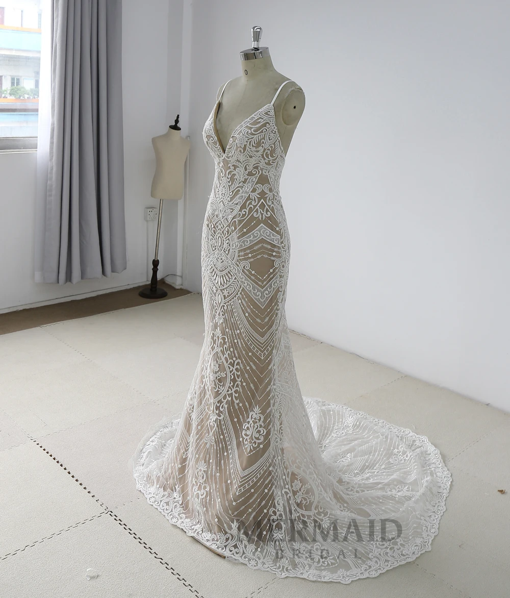 Потрясающее Свадебное платье с вышивкой бисером и открытой спиной