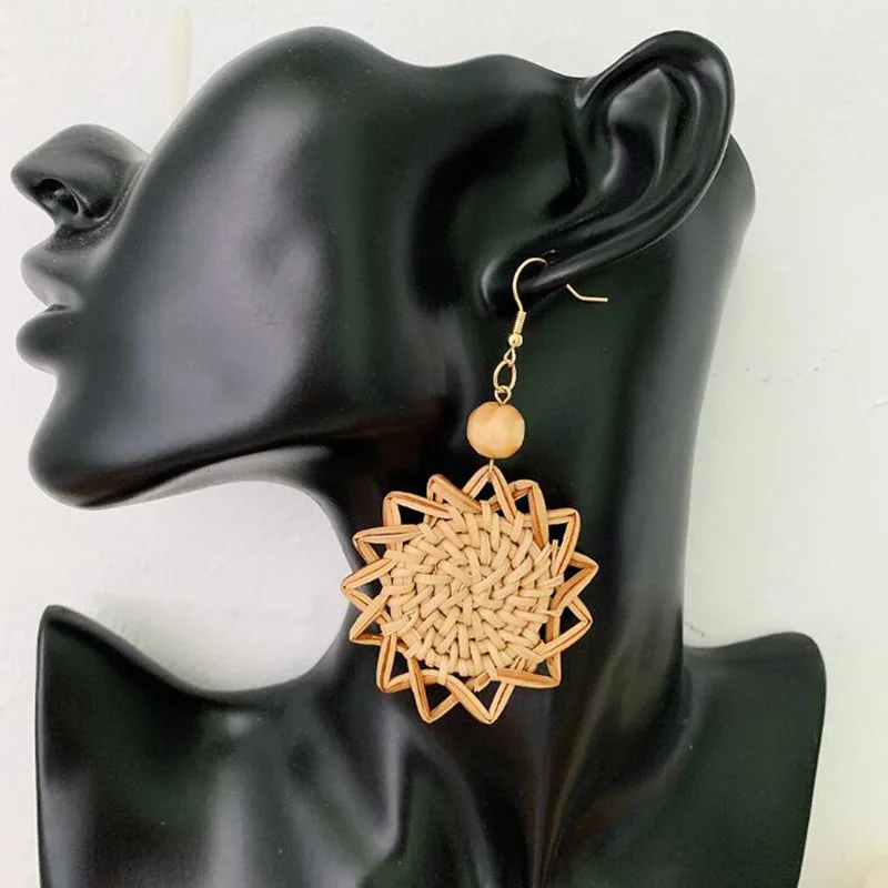 YAOLOGE Wooden Straw Weave Rattan Knit Vine Flowers Earrings For Women Hollow Flora African Woman Wooden Pendant Earrings 2019 3