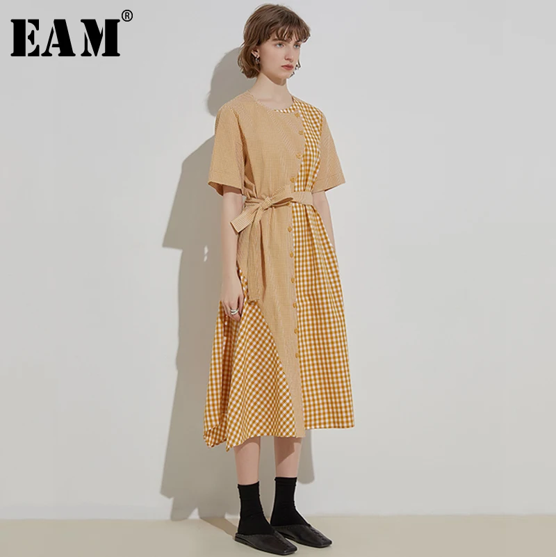 

[EAM] 2020 New Spring Summer Round Neck Short Sleeve Hit Color Spliced Lattice Button Bandage Dress Women Fashion Tide JX677