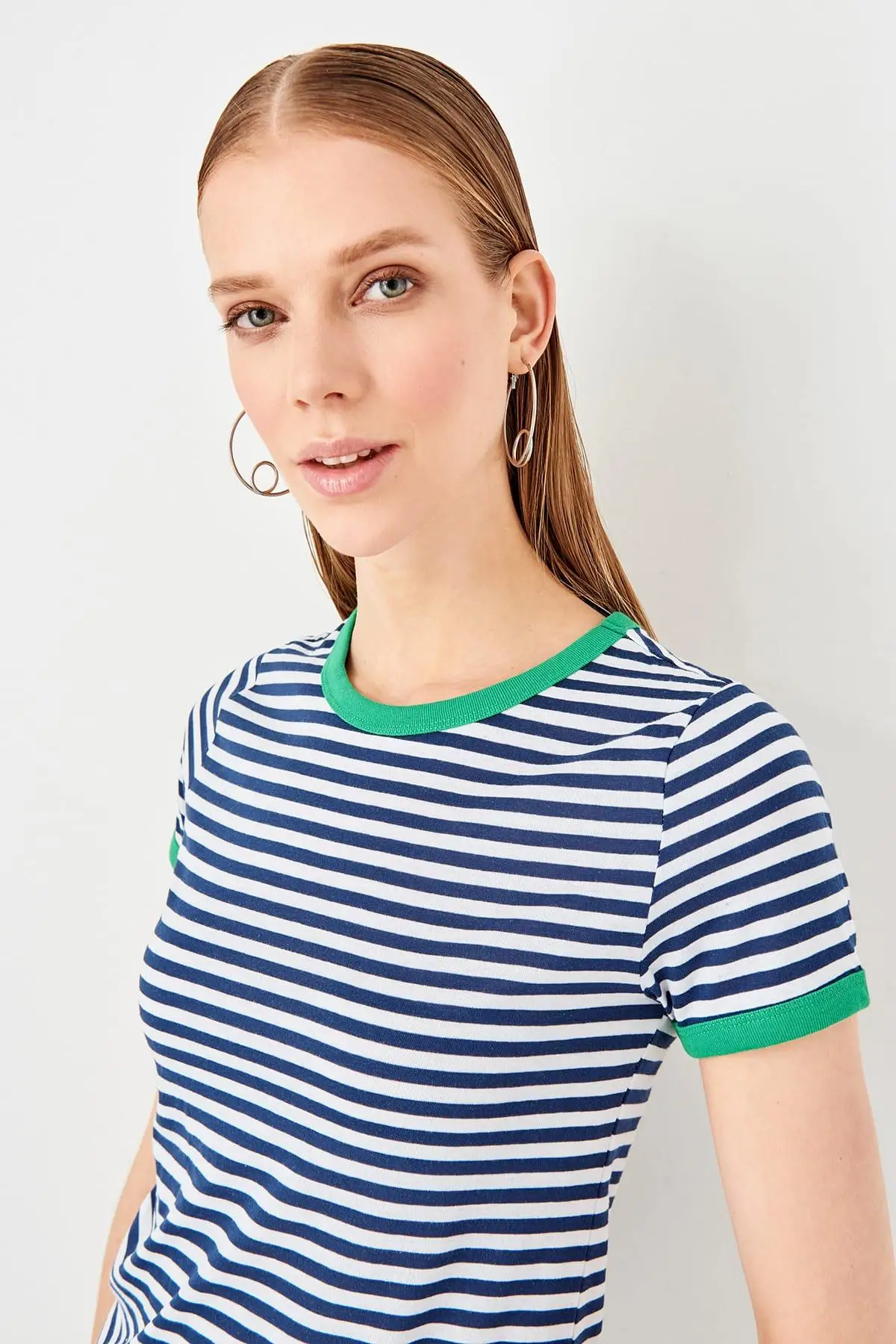 

Trendyol Navy Blue Basic Knitted T-Shirts TWOSS19BX0161