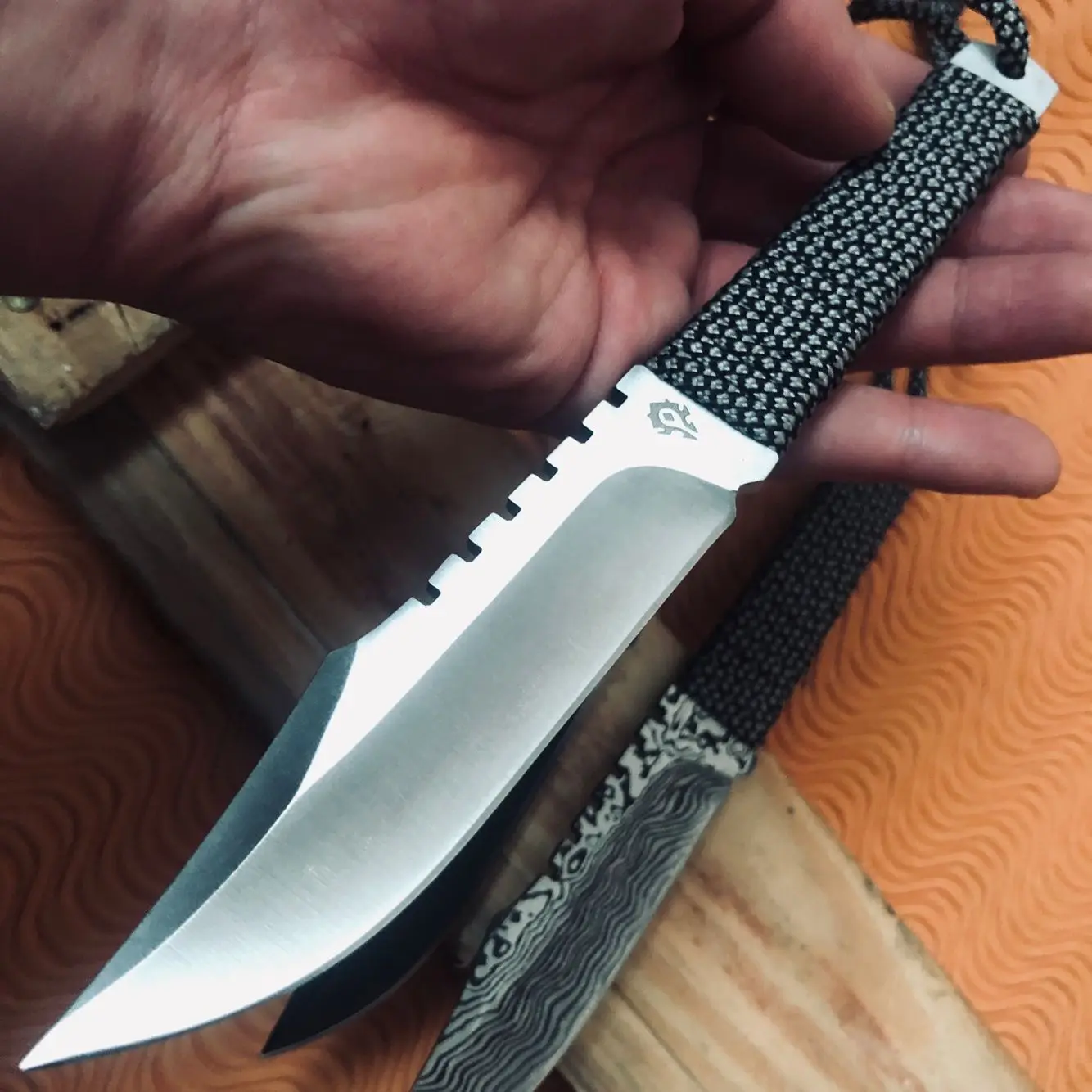 Дамасский тактический нож для кемпинга, охоты, карманный нож для выживания, инструменты для повседневного использования, Военные боевые ножи, фиксированный нож с лезвием, высокое качество - Цвет: Белый