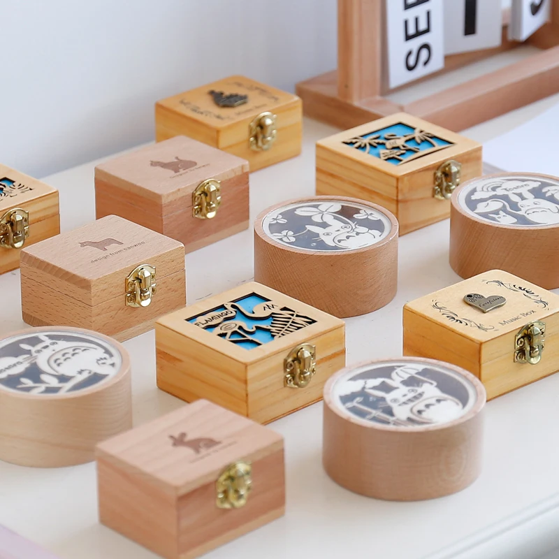 

Wood Hand Roll Music Box Relay Bar Music Box Creative Birthday Gift for Girls and Children