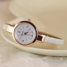 Popular de Las Señoras de 2015 Diamantes de Imitación de Piel Sintética Súper Delgada Correa de reloj de Cuarzo Reloj de Pulsera Analógico Vestido NO181 5V54 C2K5W