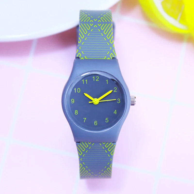 Женские Простые Модные мини кварцевые часы, студенческие, детские, контрастные цвета, в полоску, мягкие, водонепроницаемые, спортивные наручные часы