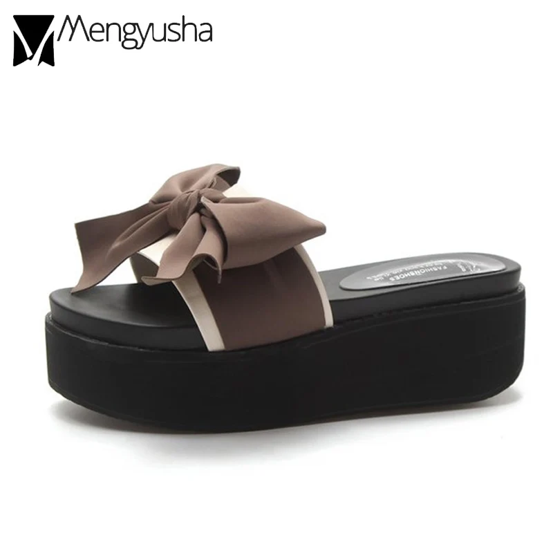 slip on sandshoes