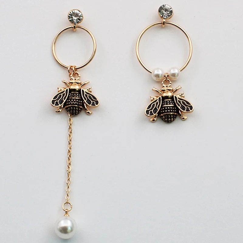 

2018 Han Feng Female Character Earrings Long Asymmetrical Pearl Fringes Ear Studs Small Bee Insect Ear Acupuncture