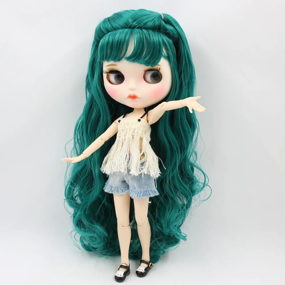 Valeria – Premium Custom Neo Blythe Doll with Green Hair, White Skin & Matte Pouty Face 3