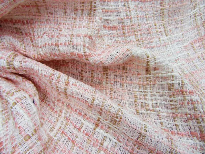 Шерсть твид ткань свежий розовый с золотой линией плетение 5" в ширину по метру