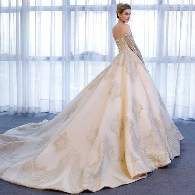 SL-9027 Elegant Boat Neck Gold Lace Applique Long Sleeve Ball Gown Wedding Dress 2018 5