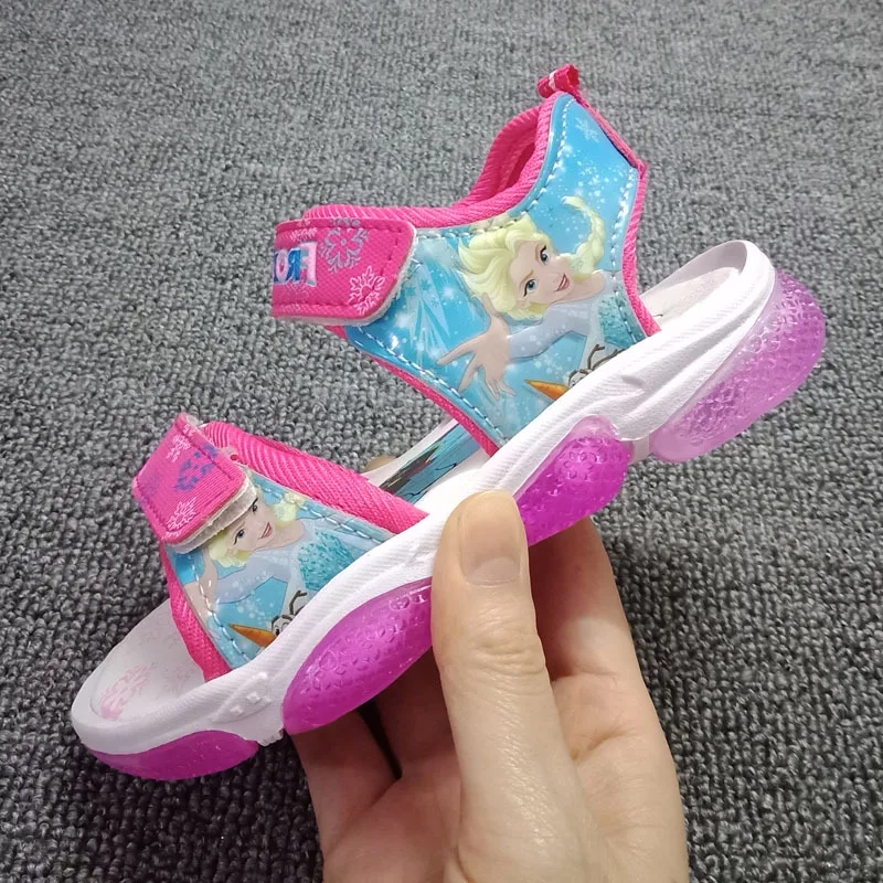 

2019 new girl princess Sophia sandals with led light spring and summer children's sports beach shoes Disney children's sandals