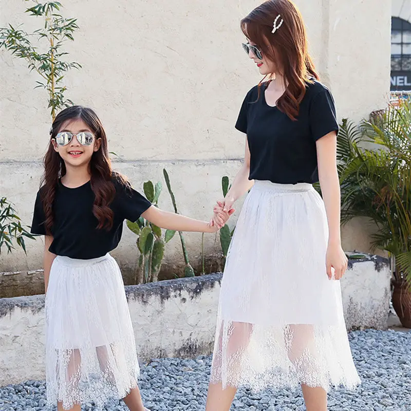 skirt and tshirt outfit