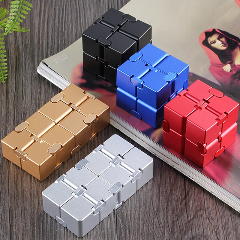 Alívio do Estresse Brinquedos para Crianças Brinquedo Premium Metal Infinito Cubo Portátil Descomprime Relaxar Adultos 7 Cubo para alívio do estresse