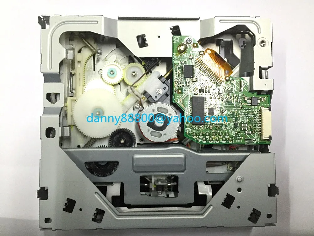 Matsushita new style single CD loader mechanism