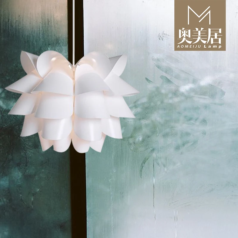 

In the new PP series of Ogilvy warm white lotus pendant modern minimalist Scandinavian chandelier lighting