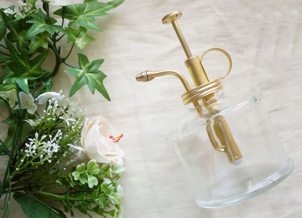 Маленькая стеклянная бутылка-спрей в горшках, медный горшок для полива, ретро садовый инструмент, суккуленты