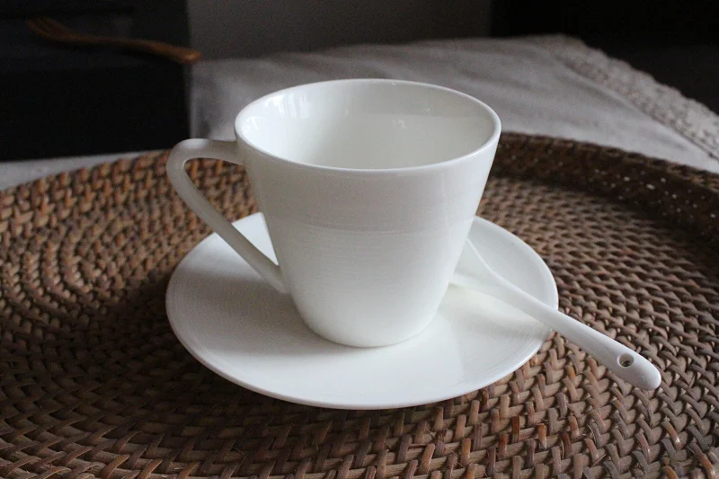 Кофейник молочный чайник красный чайник стиль с 2 комплектами кофейных чашек даже блюдо