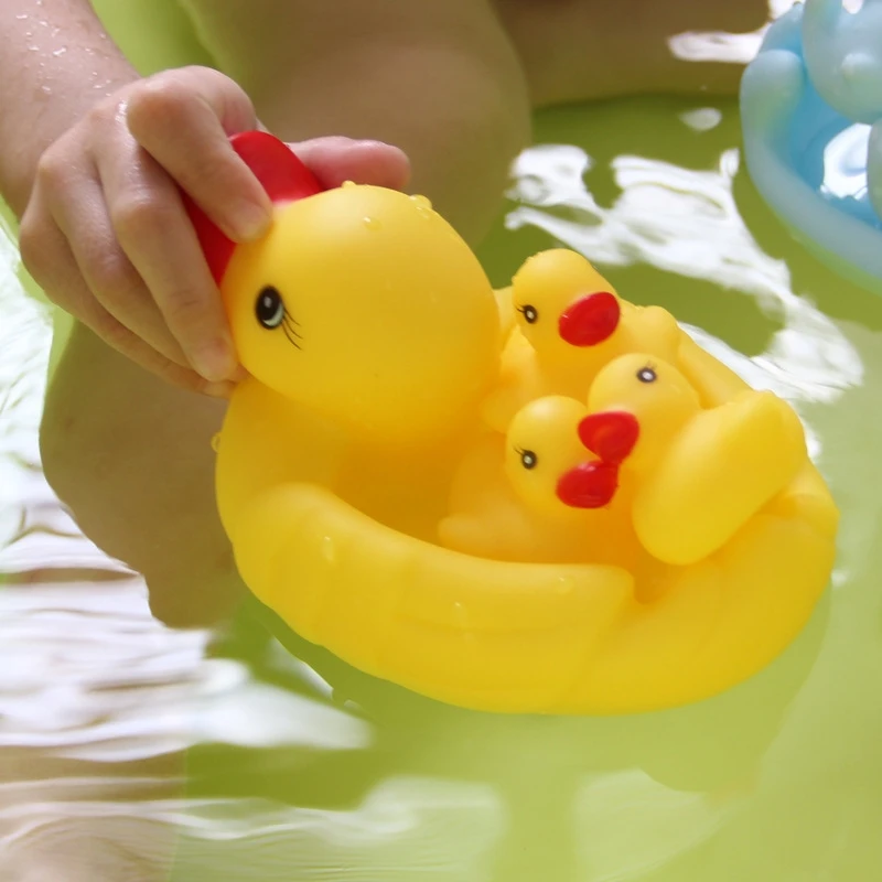 Children Play in the Water Bath Toy Soft Rubber Bathroom Water Squeezed