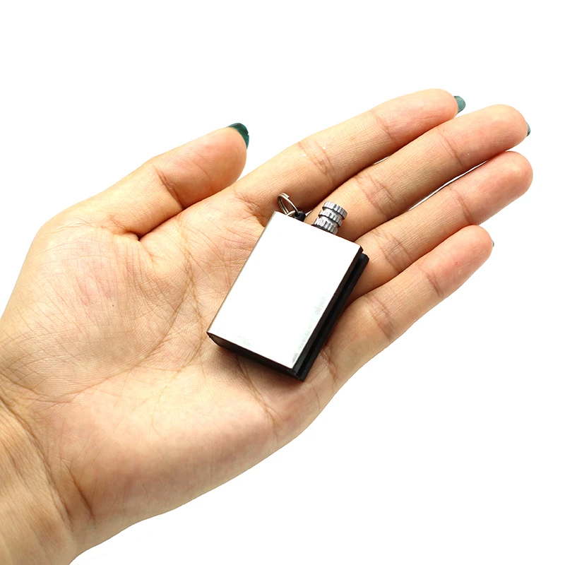 Portable-Bottle-Shaped-Survival-Tool-Flint-Fire-Starter-Matches-Lighter-Kit-for-Outdoor-NO-OIL (3)