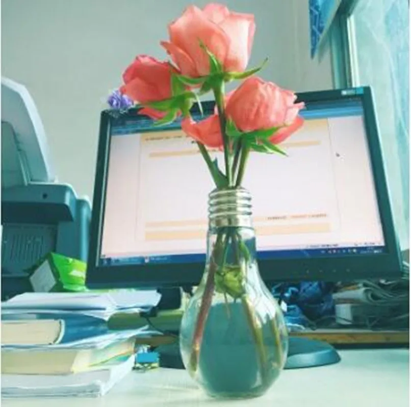 

Free Shipping Hot Sale creative cute Bulb glass bottle travel outdoor light lamp bulb fruit juice milk flower tea glass bottle