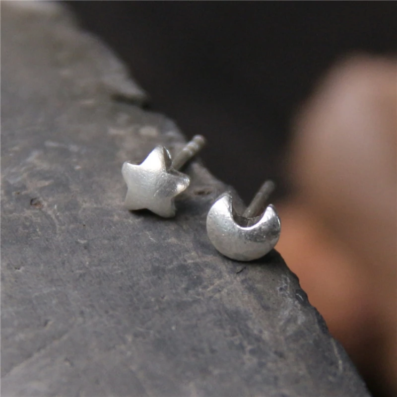 

100% 925 Sterling Silver Women Matte Brushed Jewelry Fashion Cute Tiny Asymmetric Moon Star Stud Earrings For Daughter Girls