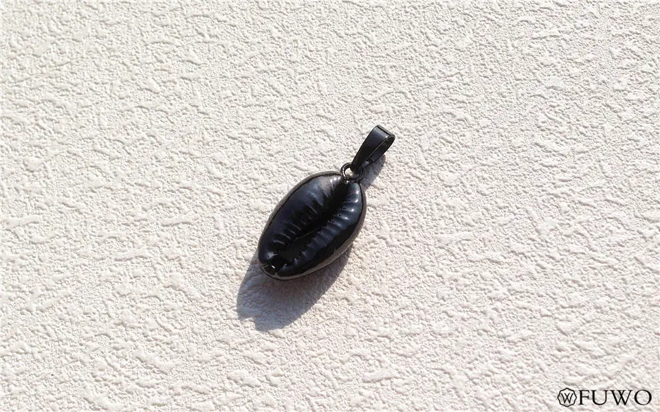 Natural Cowrie Shell Pendant 07