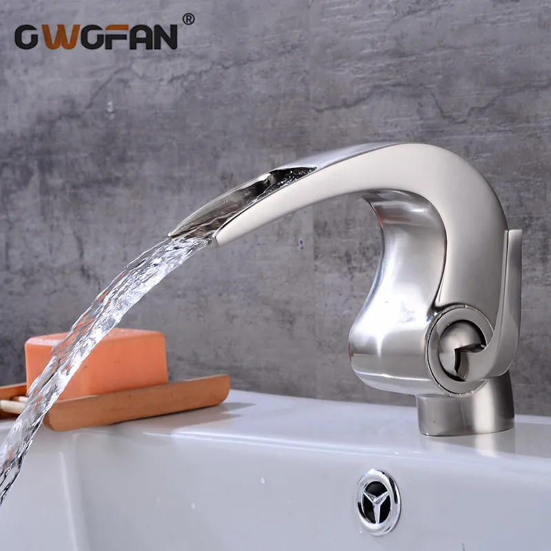 European Basin Hot And Cold Water Faucet Drawing Table Above Basin