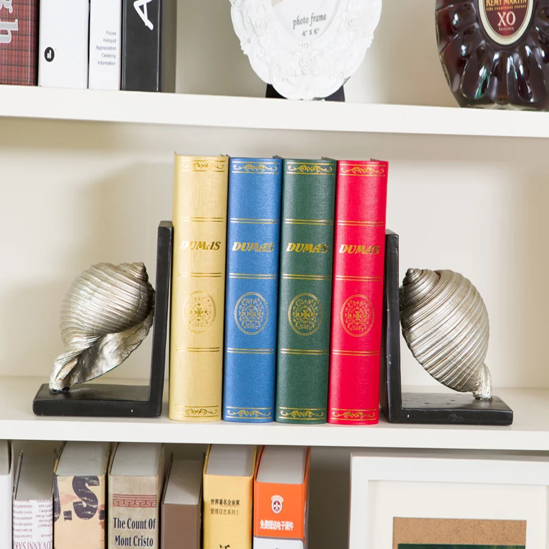 

Shakespeare Rui silver conch bookend Mediterranean loaded soft decoration art book stalls assembly study