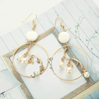 

Punk 2017 Fashion New Earrings Geometric Circle Exaggerated Leaves Pearl Shell Stitching Ladies Earrings Wholesale Sales
