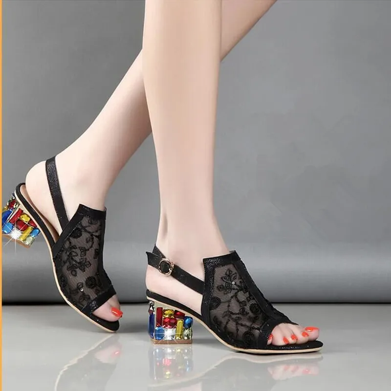 

New Arrival Fashion Women Summer Colorful Artificial Crystal Square Med Heel Sandals Lace Flowral Slip On Rhinestone