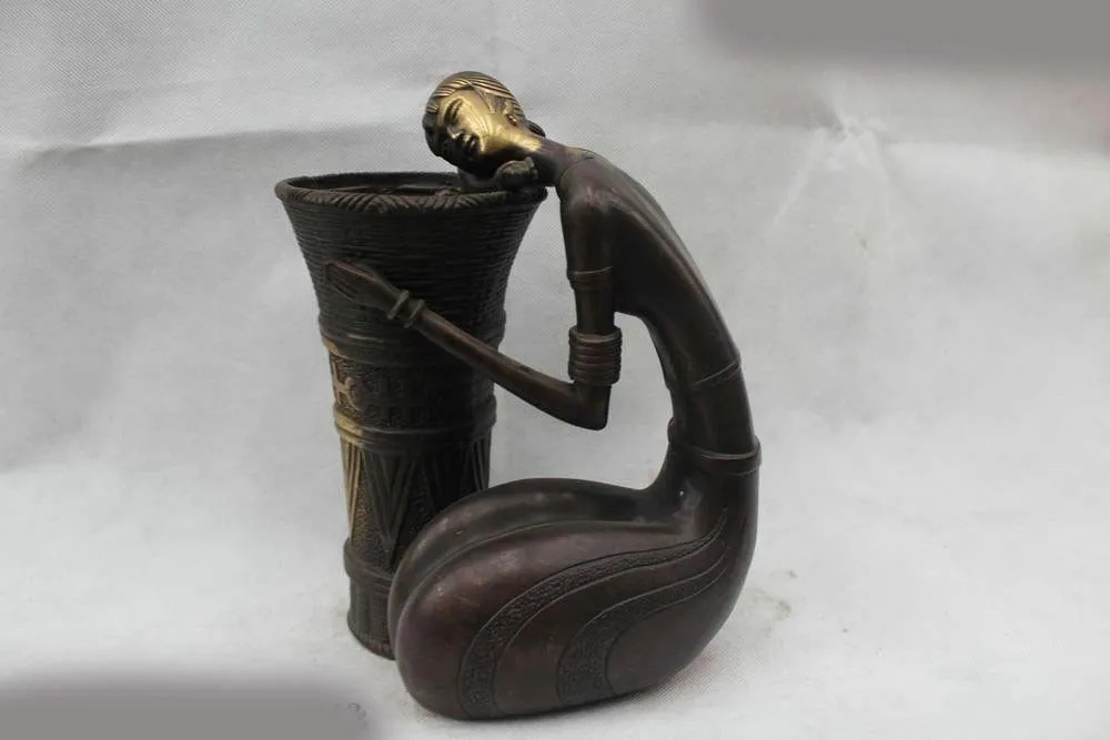 

10"Chinese Folk Red Bronze beautiful abstract Belle sleep packbasket Statue
