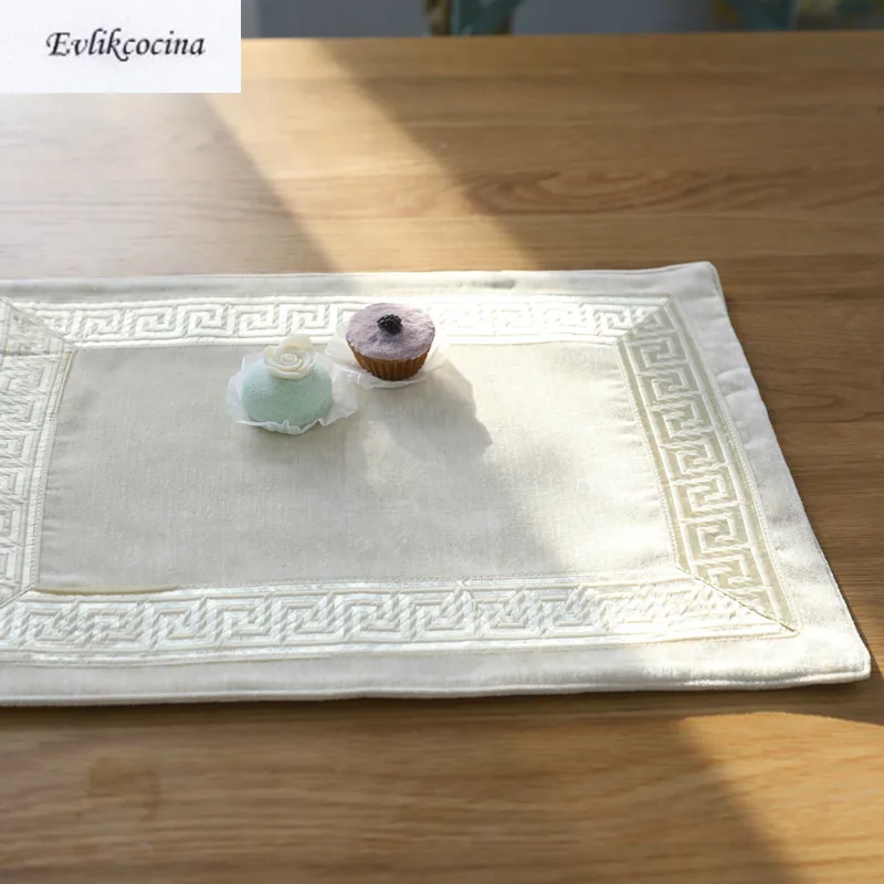 الشحن مجانا الفانيلا البيضاء اكسسوارات المطبخ القطن القماش حصيرة منصات الدانتيل تحديد الموقع المفارش طاولة الطعام رف الفردية