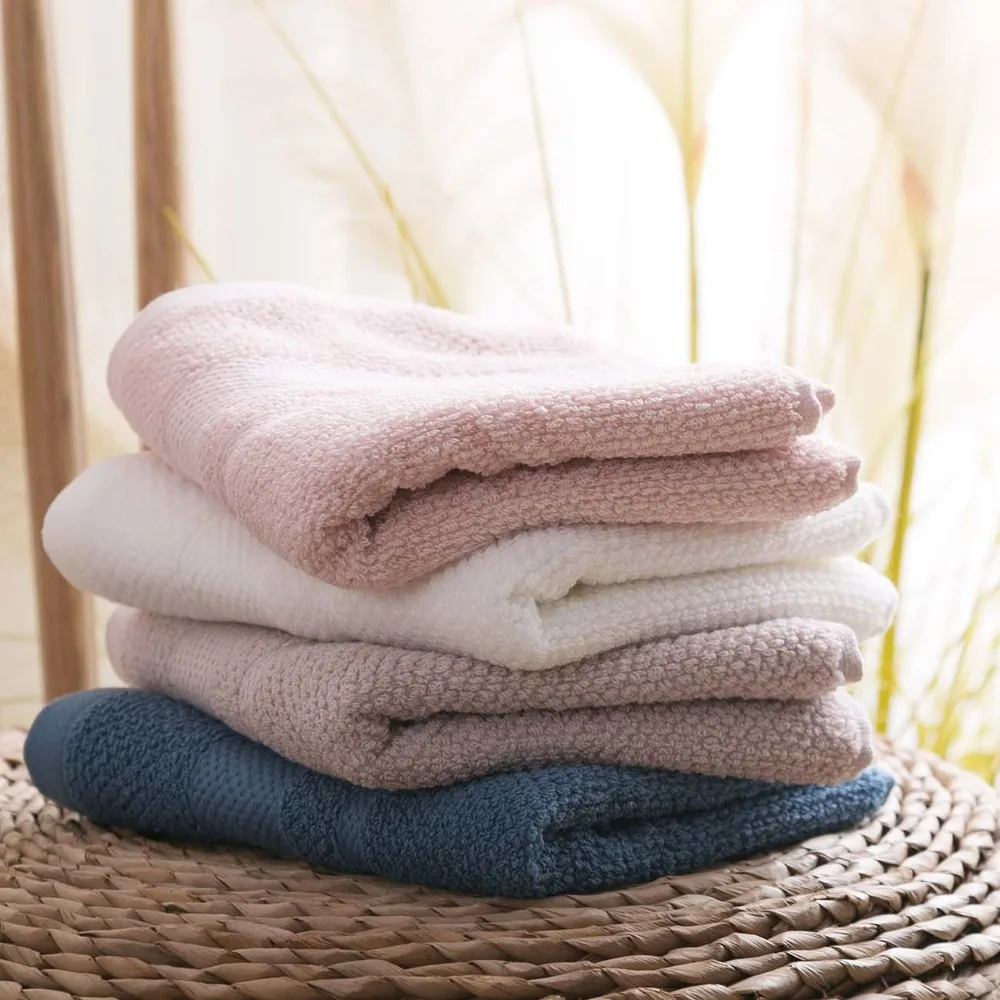 Цветные полотенца. Красивые полотенца. Несколько полотенец пара. Красивые полотенца. Одноразовые полотенца для бани.