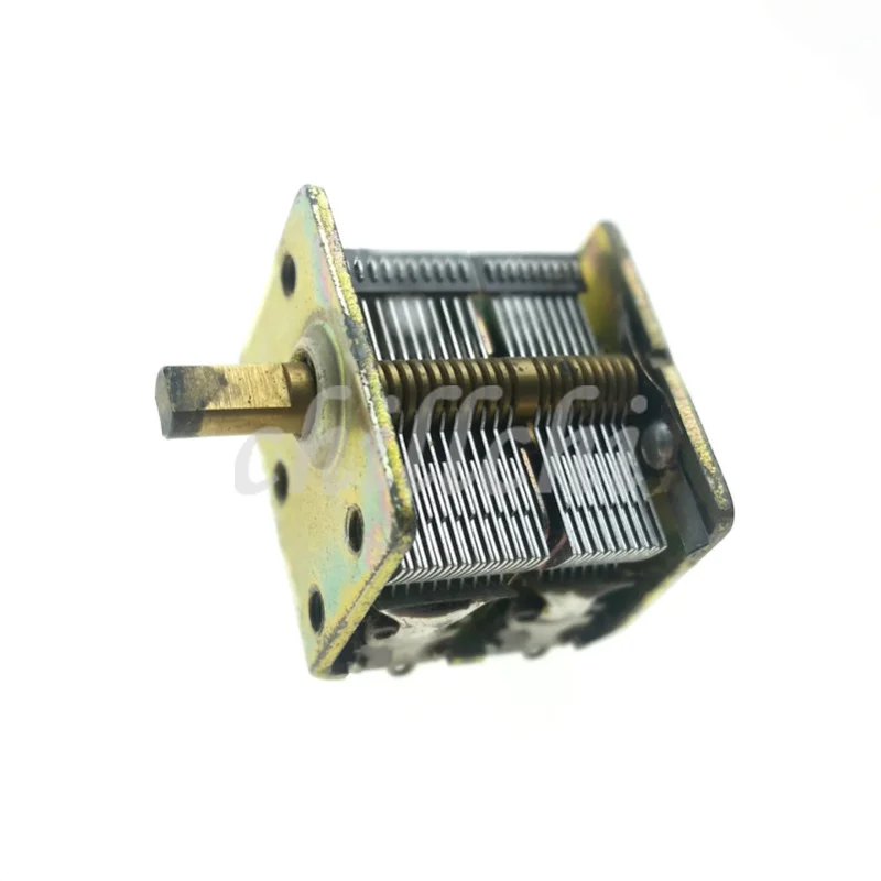 

Variable air capacitor: differential capacitance 290P/250P