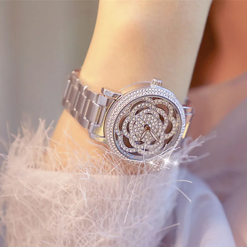 جديد ساعة يد نسائية الراقية قائمة مرتبطة مخصص كامل حجر الراين الجوف نمط حجر الراين مقياس الإناث الجدول أزياء و عارضة