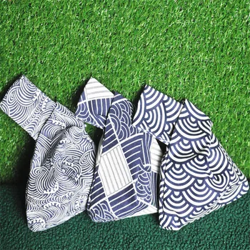 

Japanese Style Wind Simple Knot Wrist Bag Coin Purse Mobile Phone Key Small Bag Grid Wave Handmade Square Bag