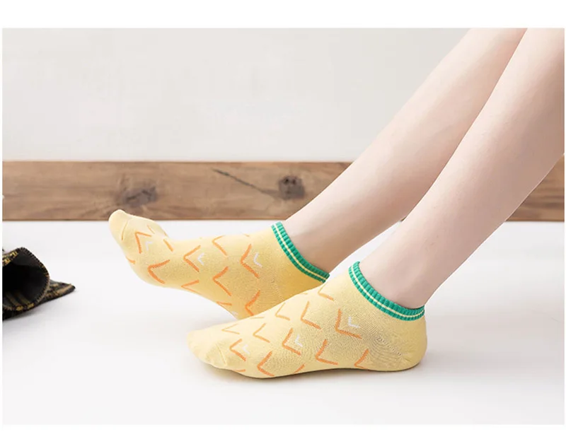Летние креативные короткие носки в стиле Харадзюку С Фруктами для женщин, яркие цвета, ананас, клубника, мелкие забавные носки Skarpetki, хипстерские носки