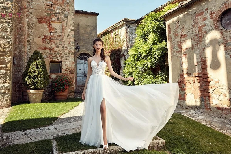 

Sleeveless Wedding Dress A Line Sweep Train Tulle O-neck High Split Sexy Elegant Garden Button Back Appliques Top Bridal Gown