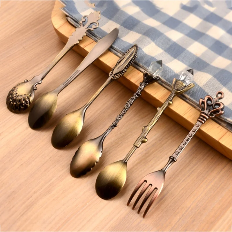 6 Pcs/Set Spoon Coffee Spoon Set Vintage Table Spoon Antique Tea Spoons Coffee Royal Style Metal Carved Fork Tablespoons