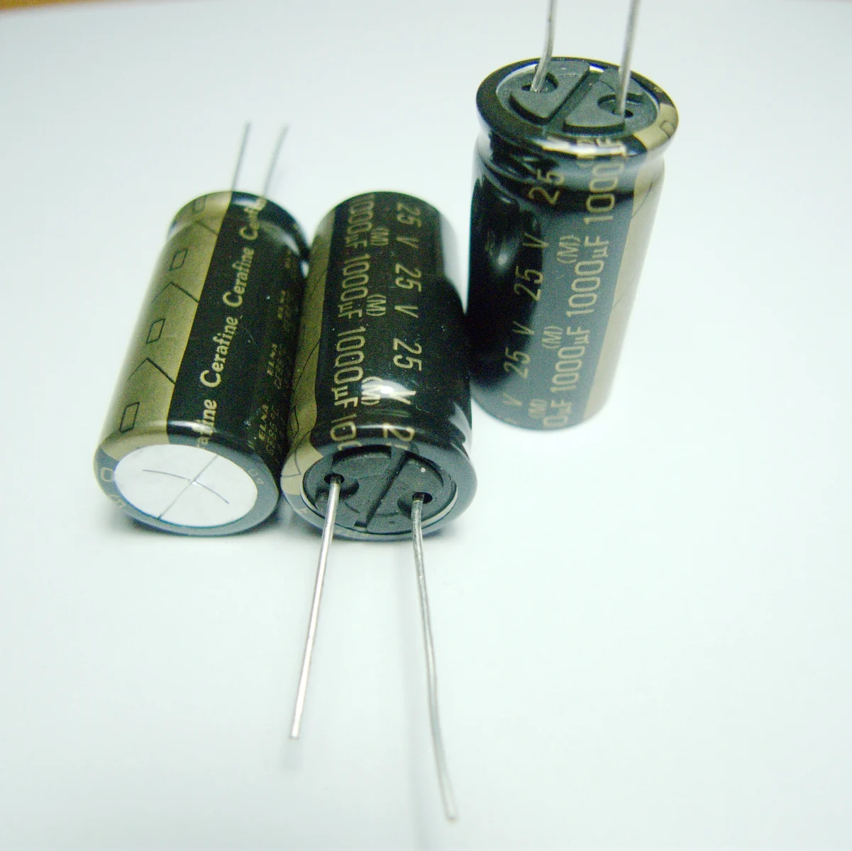 5pcs/10pcs ELNA Cerafine 25v1000uf 16*32.5 copper audio capacitor audio super capacitor electrolytic capacitors free shipping 10pcs lot 25v 1000uf 10 20mm low esr impedance high frequency aluminum electrolytic capacitor 1000uf25v 25v1000uf 20%