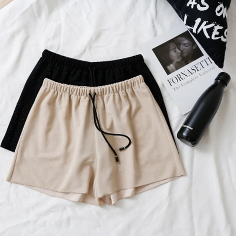 

New Type of Loose, Slim and Bright Silk Leisure Broad-legged Shorts in Pure Color and Simple Shorts in 2019