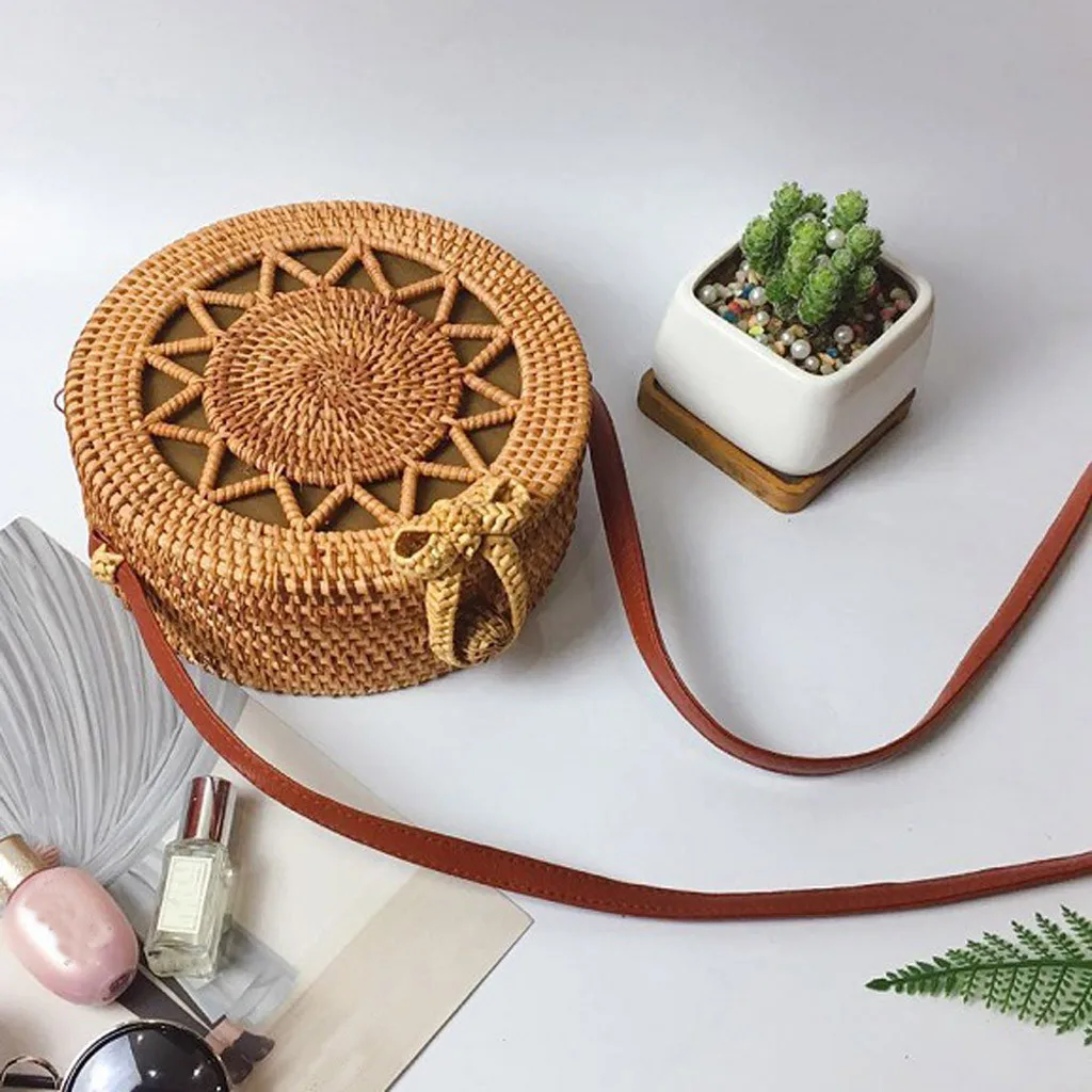 

Hot 2019 Circle Handwoven Bali Round Retro Rattan Straw Beach Bag Crossbody Dropshipping Borsa a tracolla da donna