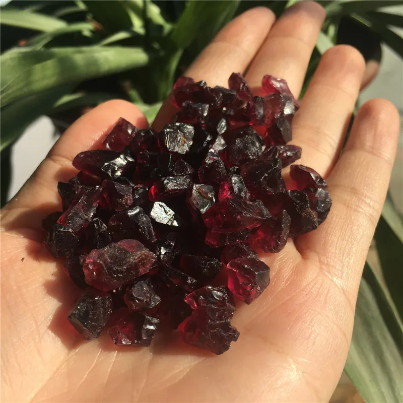 wine red garnet healing crystals 