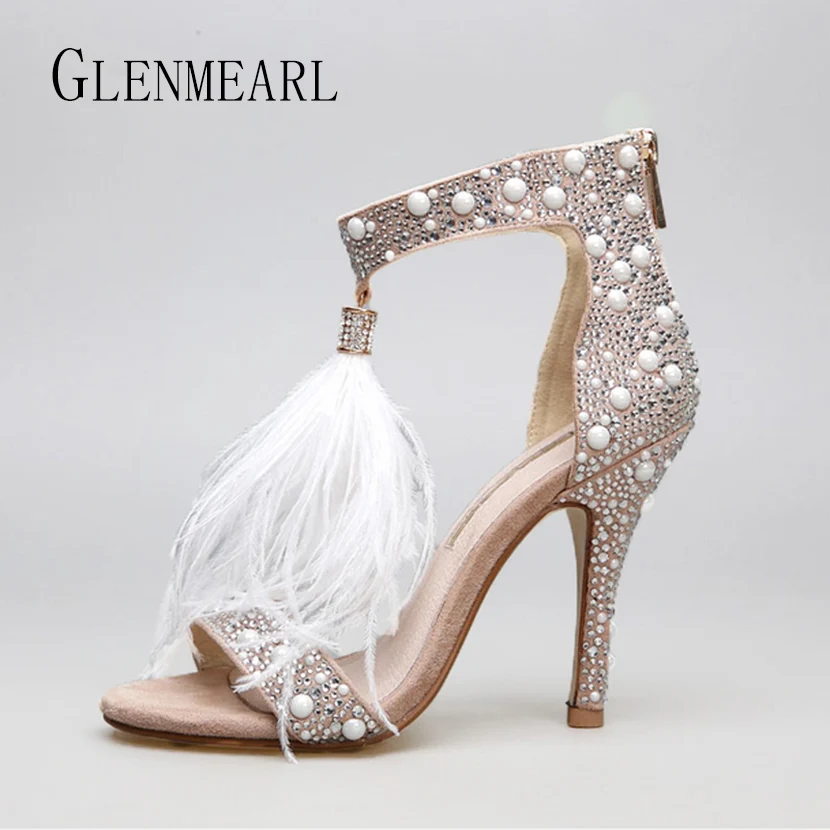 online Genuína Mulheres De Couro Sandálias de Verão Sapatos de Salto Alto Mulher Marca Strass Pele Pena Branca Casamento Sapatos de Salto Alto Plus Size 36